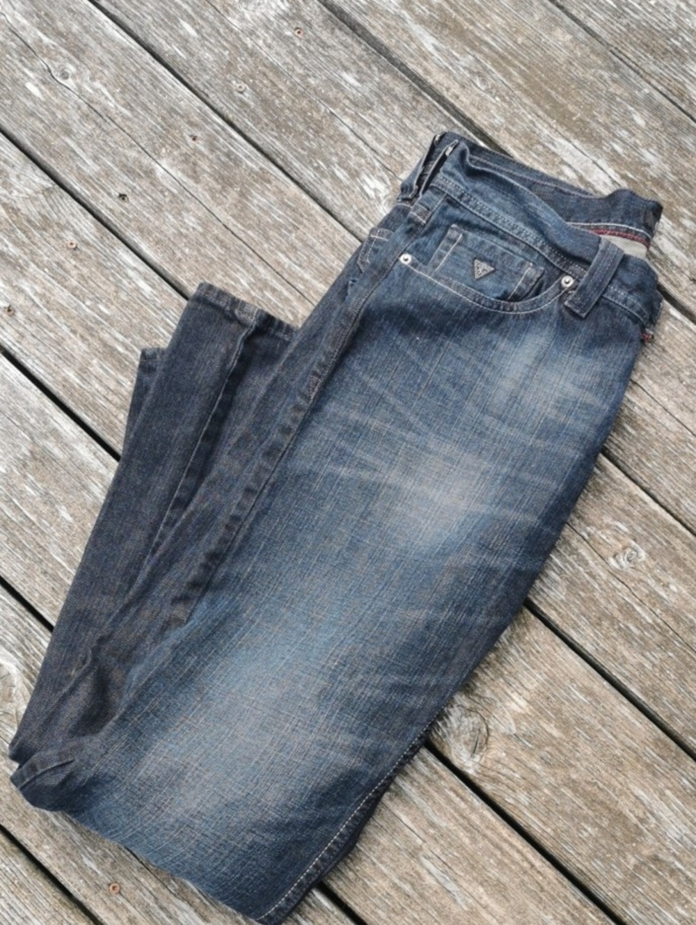 Men's Y2K Guess Dark Wash Indigo Jeans with Rear Zipper Details. Size 33X32 - Picture 8 of 8